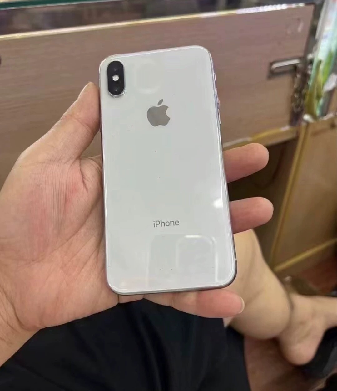 苹果X 256G 国行 本机电池效率100更换过 成色靓 没有磕碰 没有划痕 所有功能正常使用 标价为特价机 不议价 全国包邮